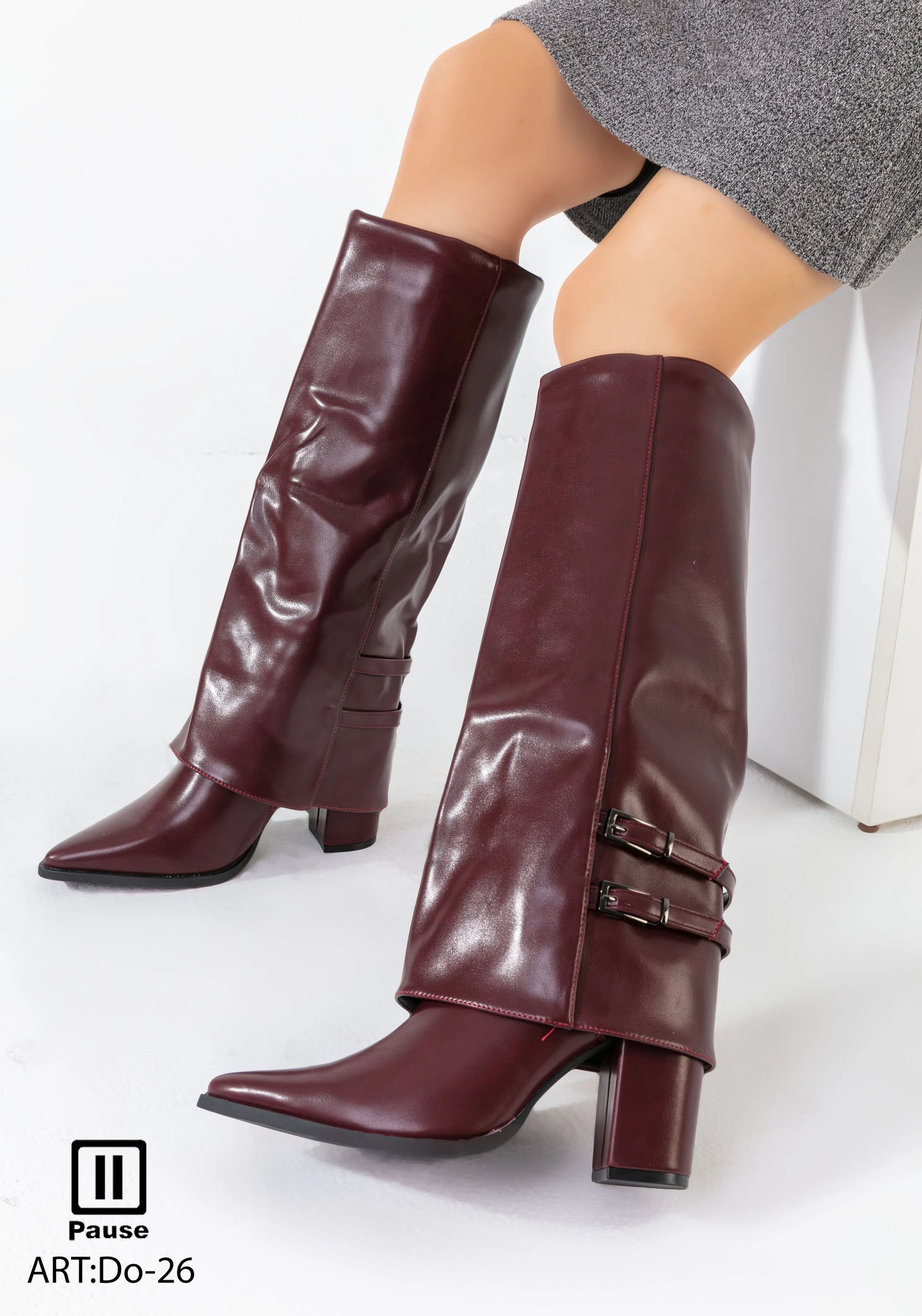 DO-26 KNEE-HIGH HEELED BOOTS