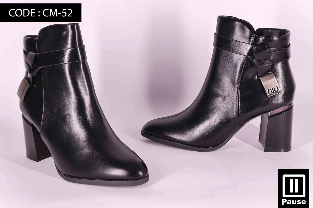 CM-52 HEELED ANKLE BOOTS