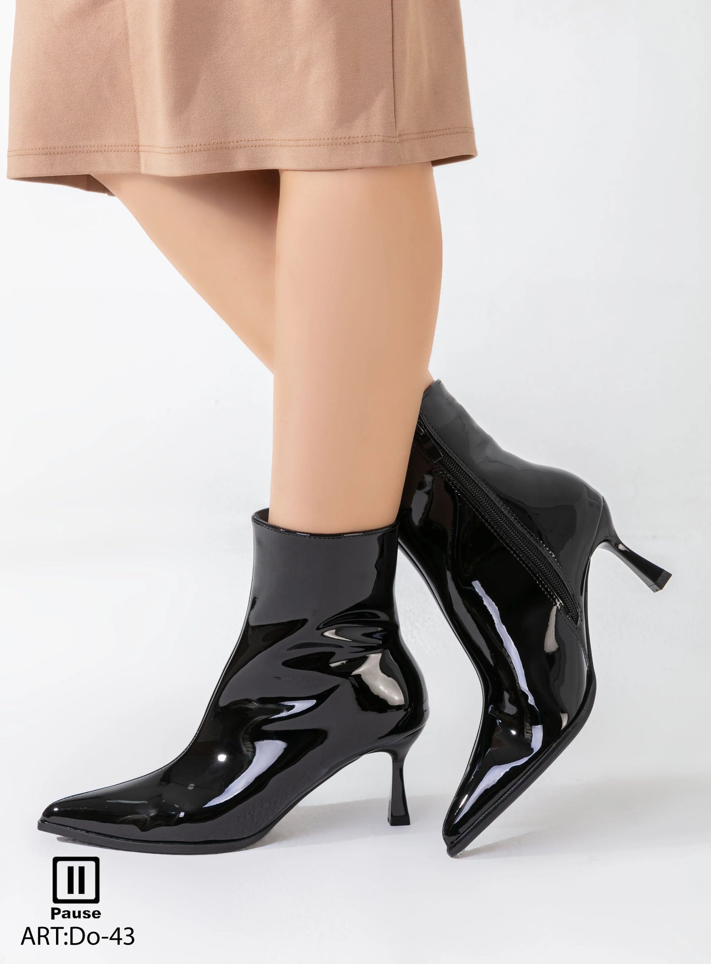 DO-43 HEELED GLOSSY ANKLE BOOTS