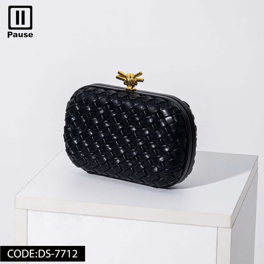 DS-7712 CLUTCH