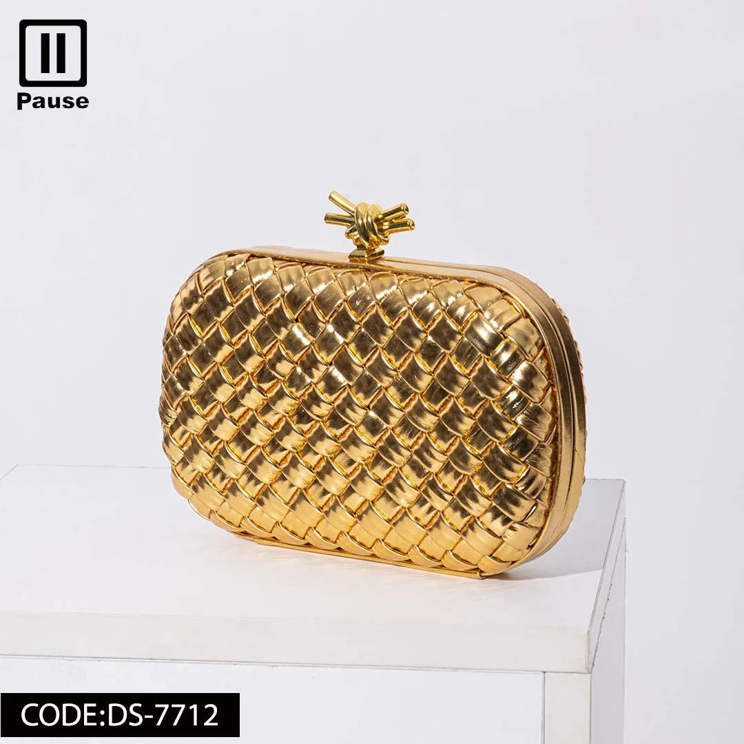 DS-7712 CLUTCH