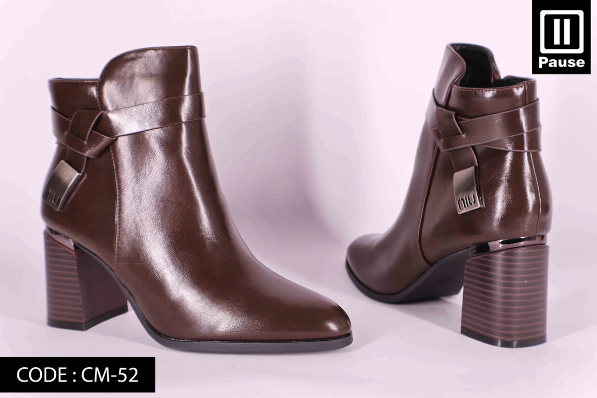 CM-52 HEELED ANKLE BOOTS