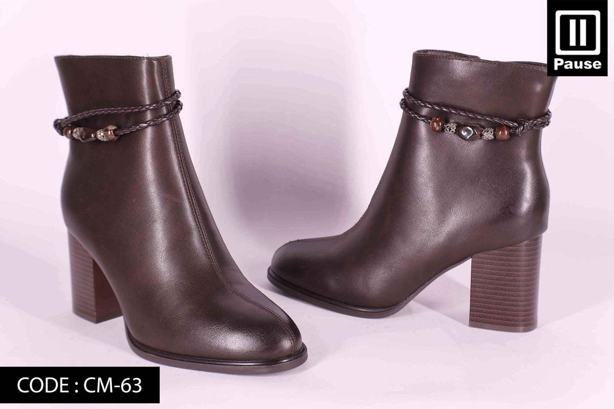 CM-64 HEELED ANKLE BOOTS