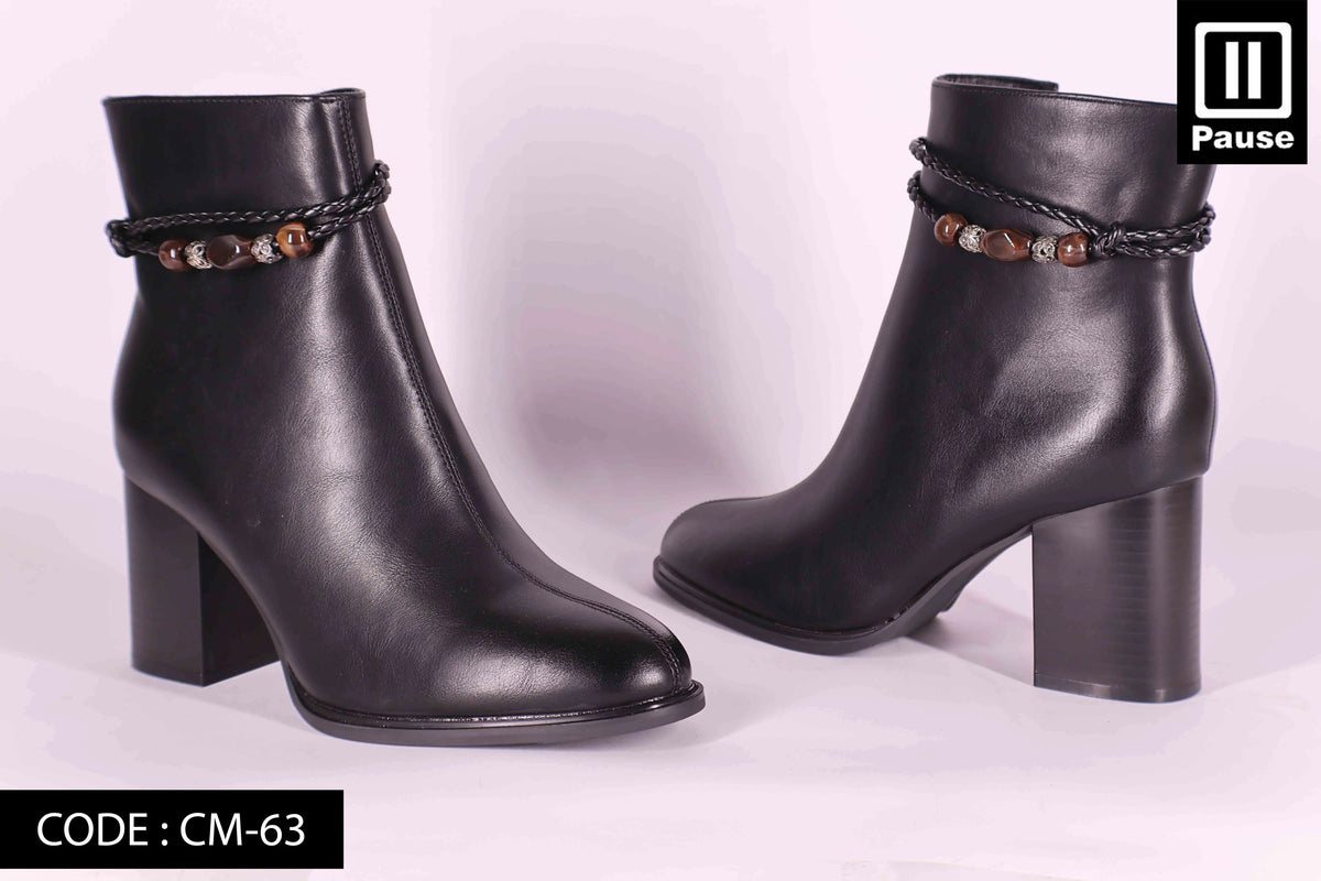 CM-64 HEELED ANKLE BOOTS
