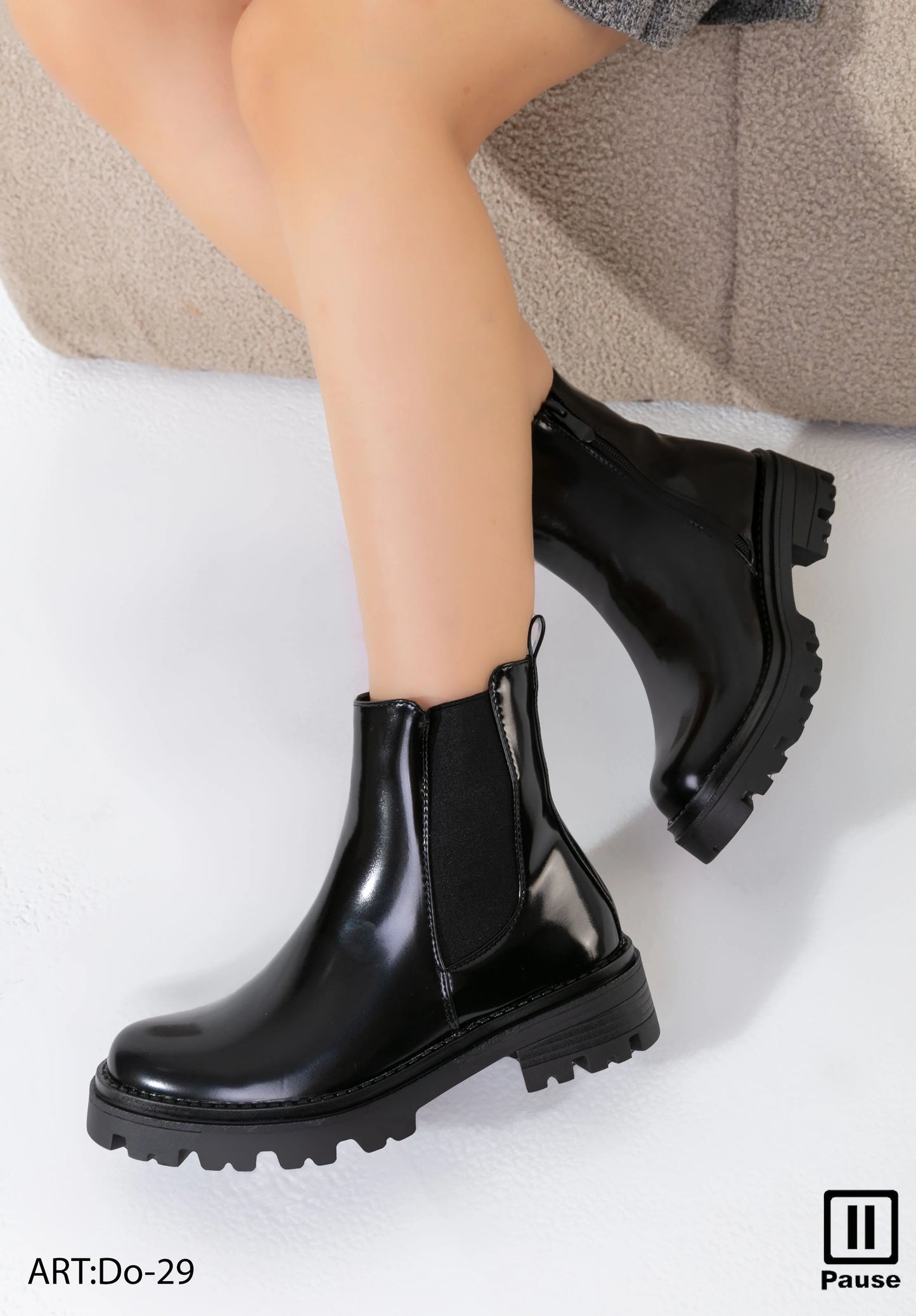 DO-29 CHELSEA GLOSSY BOOTS